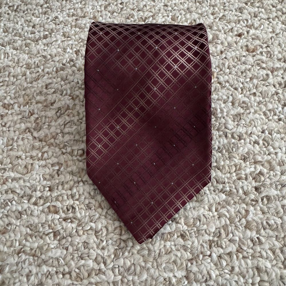 Kenneth Cole Reaction Checker Diamond Pattern Tie Silk Red 3.75x57‎